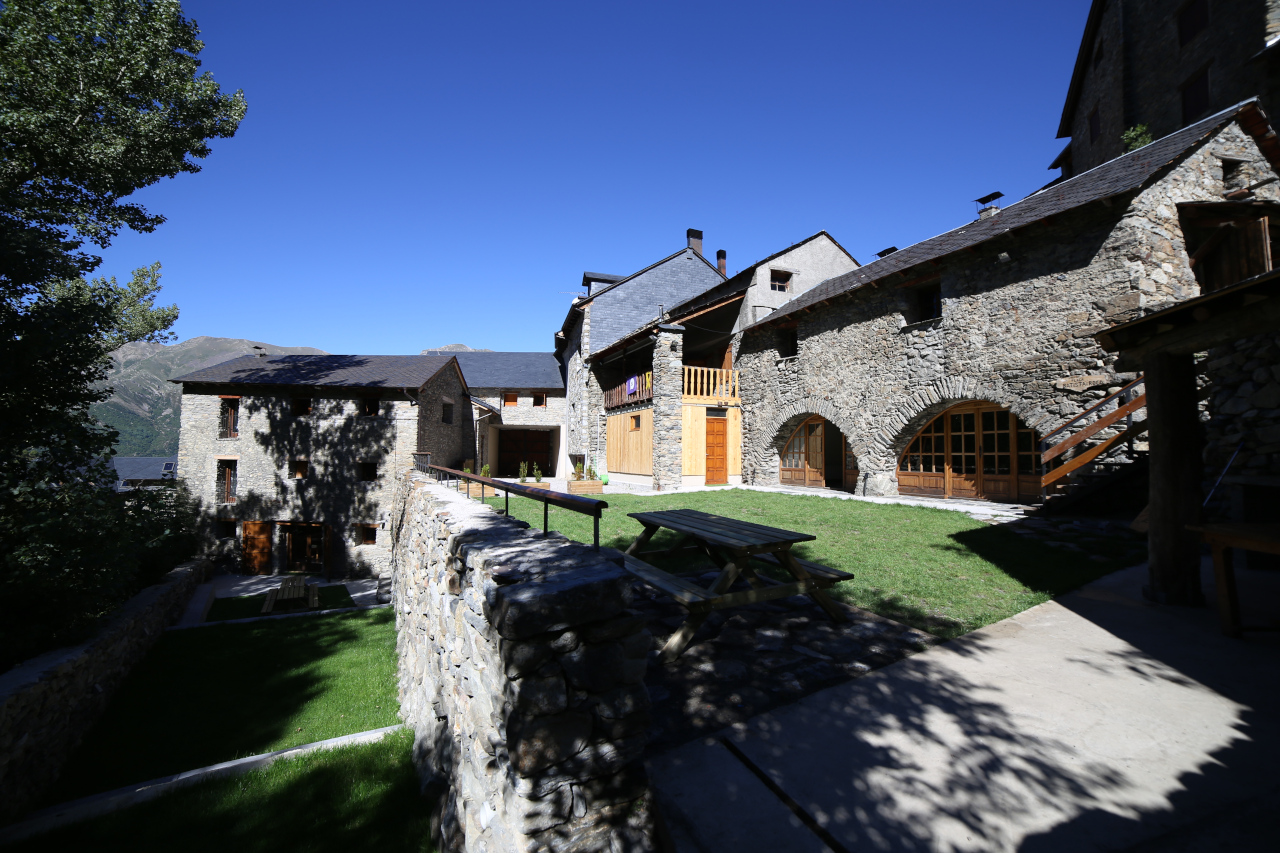 Casa Llavasa - Plaça Batista i Roca